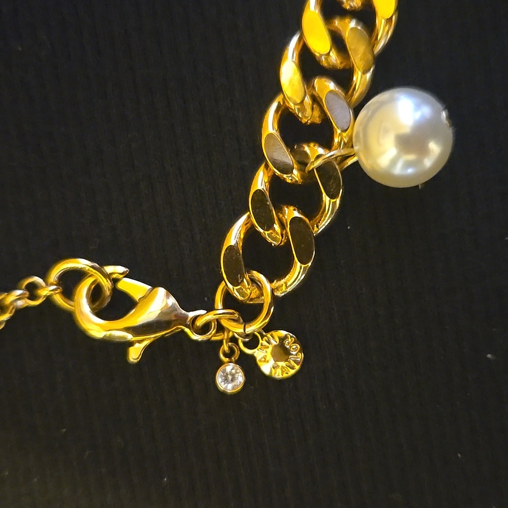 Ann Taylor Faux Pearls And Thick Gold Chain Necklace - Picture 2 of 8